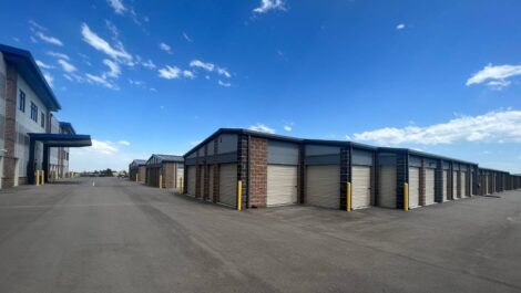Wide drive up aisles for easy access to storage unit.